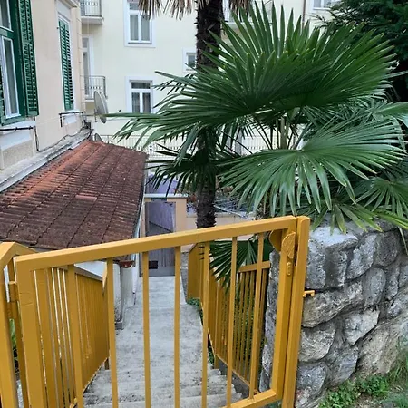 公寓 Opatija Central Studio Apartment *