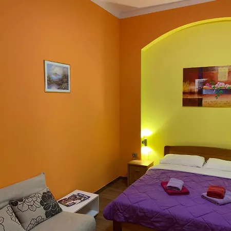 Central Studio Apartment *