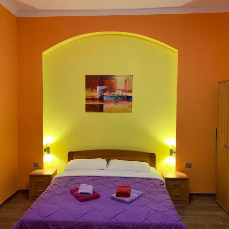 Central Studio Apartment *